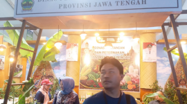 Stan KTNA Jawa Tengah memamerkan produk unggulan daerah pada PENAS XVII Tahun 2026 di Gorontalo, dengan kopi robusta Temanggung menjadi favorit pengunjung.