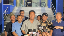 Direktur Anti-Kekerasan Wartawan PWI Pusat, Edison Siahaan, saat memberikan keterangan kepada media. (Foto: Istimewa)